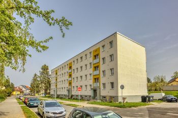 Pohled na dům - Pronájem bytu 2+1 v osobním vlastnictví 60 m², Plzeň