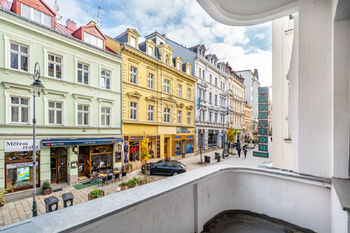 Prodej nájemního domu 2700 m², Karlovy Vary