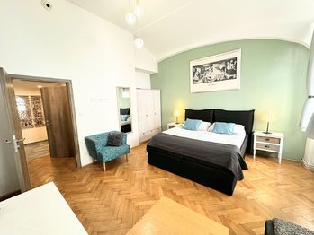 1. pokoj - Prodej bytu 2+1 v osobním vlastnictví 73 m², Praha 1 - Nové Město 