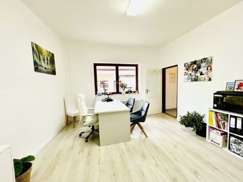 Pronájem kancelářských prostor 30 m², Kyjov