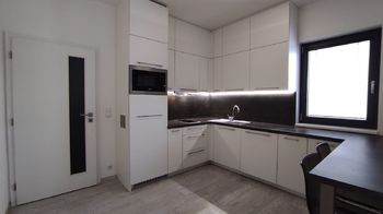 Pronájem bytu 1+kk v osobním vlastnictví 40 m², Praha 8 - Karlín