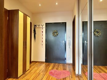 Pronájem bytu 2+kk v osobním vlastnictví 57 m², Praha 10 - Malešice