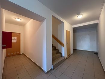 Prodej bytu 3+kk v osobním vlastnictví, Praha 9 - Újezd nad Lesy