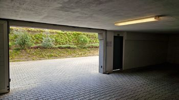 Pronájem garážového stání 23 m², Praha 8 - Čimice