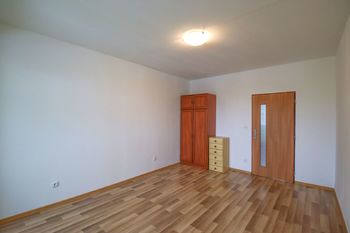 pokoj s lodžií - Pronájem bytu 3+1 v osobním vlastnictví 70 m², České Budějovice