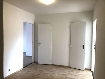 Předsíň - Pronájem bytu 1+1 v osobním vlastnictví 50 m², Praha 8 - Libeň