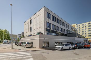 Pronájem obchodních prostor 151 m², Praha 9 - Letňany