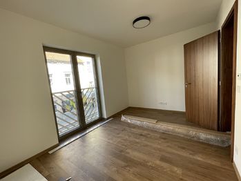 ložnice s prostorem pro skříně a případně také pracovní stůl - Pronájem bytu 2+kk v osobním vlastnictví 56 m², Říčany
