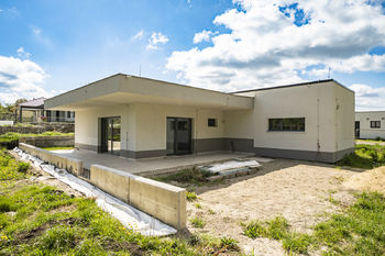 Prodej domu 300 m², Blížkovice