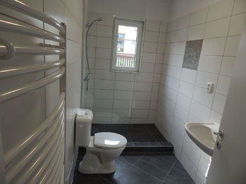 Koupelna 2 - Pronájem bytu 3+1 v osobním vlastnictví 68 m², Rakovník