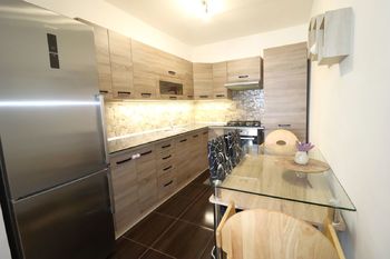 Kuchyně - Prodej bytu 3+1 v osobním vlastnictví 63 m², Praha 4 - Kamýk