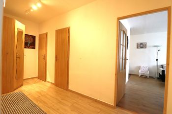 Předsíň - Prodej bytu 3+1 v osobním vlastnictví 63 m², Praha 4 - Kamýk