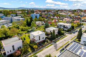 Prodej domu 200 m², Krty-Hradec