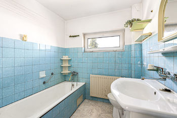 Koupelna - patro - Prodej domu 215 m², Strakonice