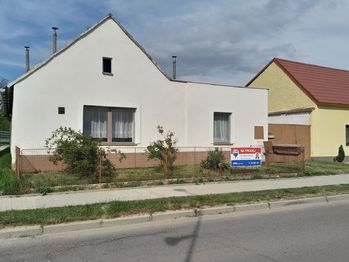 Prodej domu 120 m², Hluboké Mašůvky