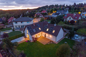 Prodej domu 300 m², Dobřejovice