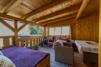 detail prostorné kryté terasy - Prodej chaty / chalupy 122 m², Velké Losiny