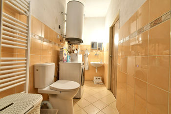 koupelna - Prodej domu 88 m², Chomutice