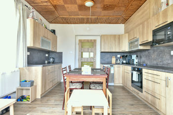 kuchyň - Prodej domu 88 m², Chomutice