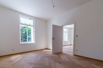 Prodej bytu 2+kk v osobním vlastnictví 47 m², Praha 5 - Smíchov