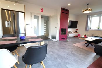 Obývací pokoj - Prodej domu 110 m², Větrušice 