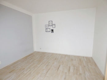 obývací pokoj - Pronájem bytu 1+1 v družstevním vlastnictví 28 m², Praha 4 - Krč