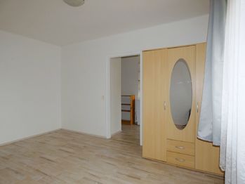 šatní skříň v OP - Pronájem bytu 1+1 v družstevním vlastnictví 28 m², Praha 4 - Krč