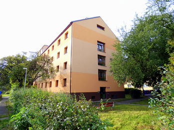 pohled na dům - Pronájem bytu 1+1 v družstevním vlastnictví 28 m², Praha 4 - Krč