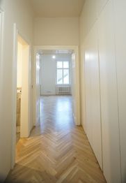 Pronájem bytu 1+1 v osobním vlastnictví 47 m², Praha 1 - Nové Město