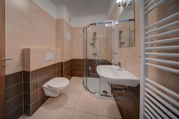 koupelna - Pronájem bytu 2+kk v osobním vlastnictví 51 m², Kolín
