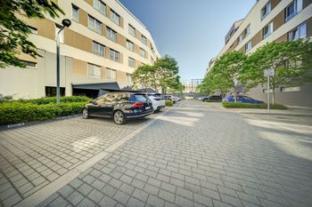 venkovní parkovací stání č. 41 - Pronájem bytu 2+kk v osobním vlastnictví 51 m², Kolín