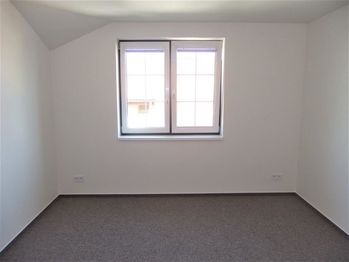 Pronájem bytu 4+kk v osobním vlastnictví 94 m², Šestajovice