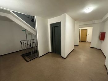 Prodej bytu 4+1 v osobním vlastnictví 87 m², Praha 9 - Letňany