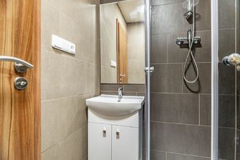 Koupelna. - Pronájem bytu 1+kk v osobním vlastnictví, České Budějovice