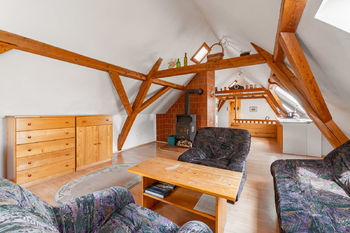 Podkroví - obývací pokoj  - Prodej chaty / chalupy 157 m², Čechtice