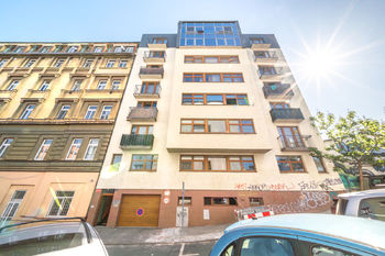 Prodej bytu 2+kk v osobním vlastnictví 49 m², Praha 8 - Libeň