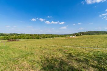 Prodej pozemku 416 m², Mníšek pod Brdy