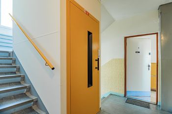 Výtah. - Prodej bytu 2+1 v osobním vlastnictví 50 m², Jindřichův Hradec