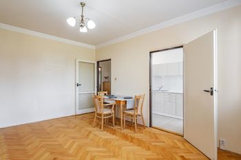 Obývací pokoj. - Prodej bytu 2+1 v osobním vlastnictví 50 m², Jindřichův Hradec