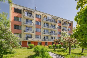 Budova - Prodej bytu 2+1 v osobním vlastnictví 50 m², Jindřichův Hradec