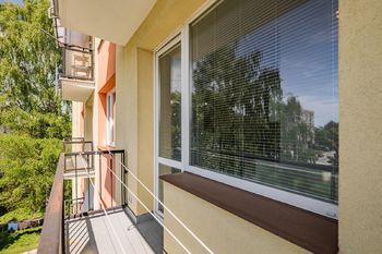 Balkon. - Prodej bytu 2+1 v osobním vlastnictví 50 m², Jindřichův Hradec