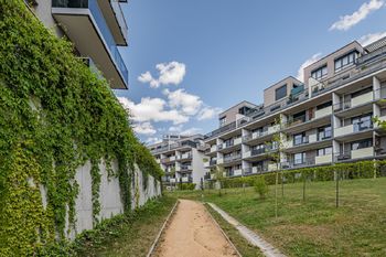 Prodej bytu 3+kk v osobním vlastnictví 77 m², Praha 9 - Hloubětín