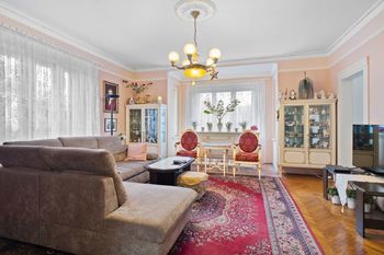 Obývací pokoj přízemí - Prodej domu 260 m², Jesenice