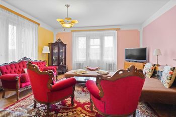 Obývací pokoj 1. patro - Prodej domu 260 m², Jesenice