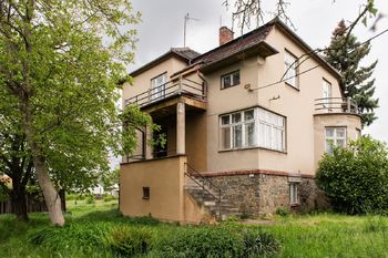 Prvorepubliková vila, Křenovice - Prodej domu 319 m², Křenovice