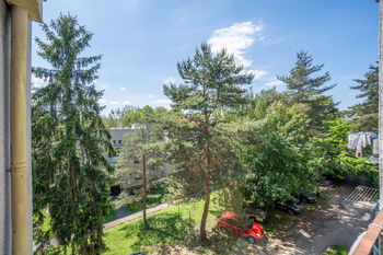 Výhled z lodžie -1 - Prodej bytu 3+1 v osobním vlastnictví 80 m², Praha 4 - Krč