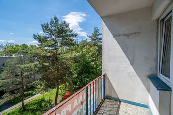 Výhled z lodžie -2 - Prodej bytu 3+1 v osobním vlastnictví 80 m², Praha 4 - Krč