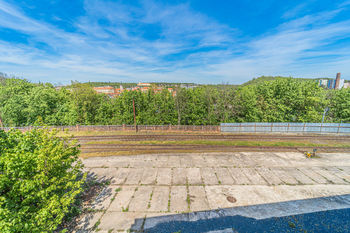 Pronájem skladovacích prostor 6800 m², Slaný