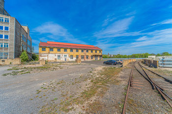 Pronájem skladovacích prostor 6800 m², Slaný