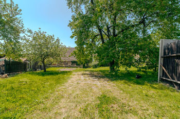 zahrada foto 3 - Prodej pozemku 1044 m², Domašov